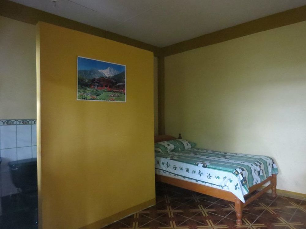 Tambopata Hostel Bambu Пуэрто-Мальдонадо Экстерьер фото
